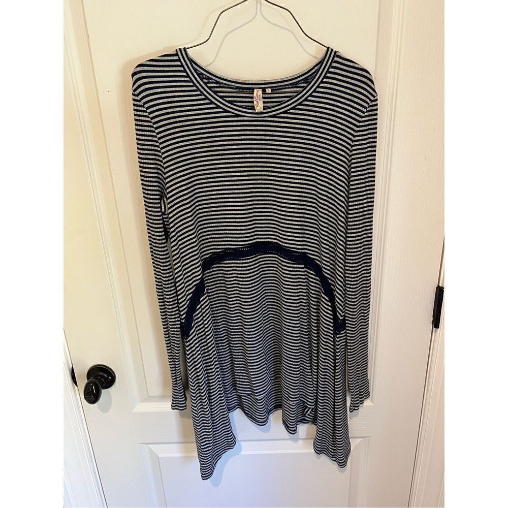 Red Camel Knit Top Long Sleeve Lace Trim Navy and White Striped Women's XLarge